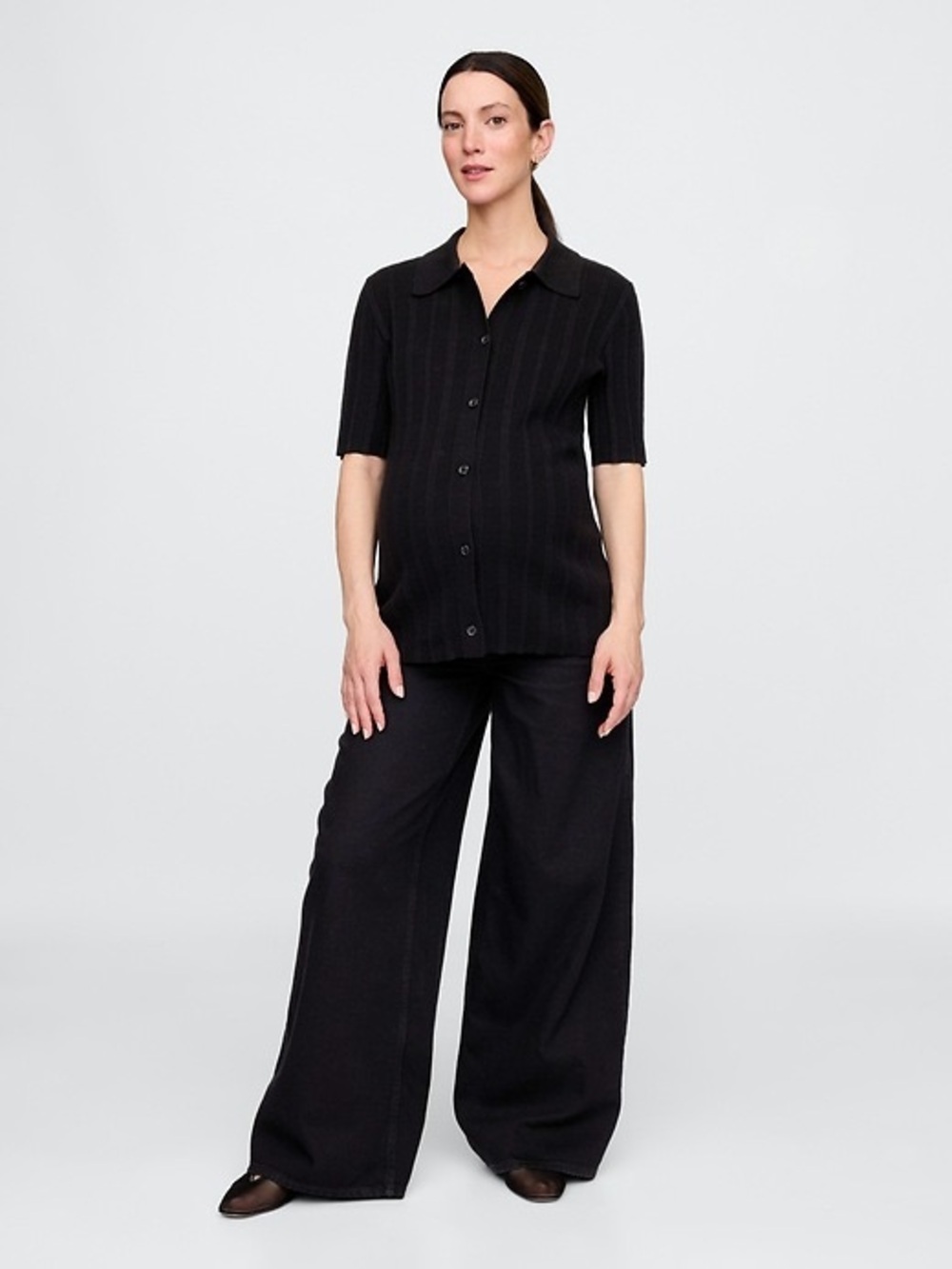 GAP Maternity Black Short-Sleeve Button-Down Shirt
